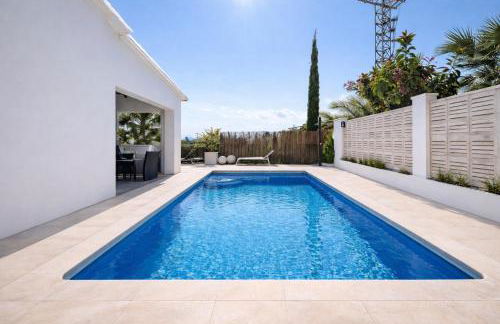 Espectacular villa junto a la playa, piscina privada y vistas al mar - Foto 3