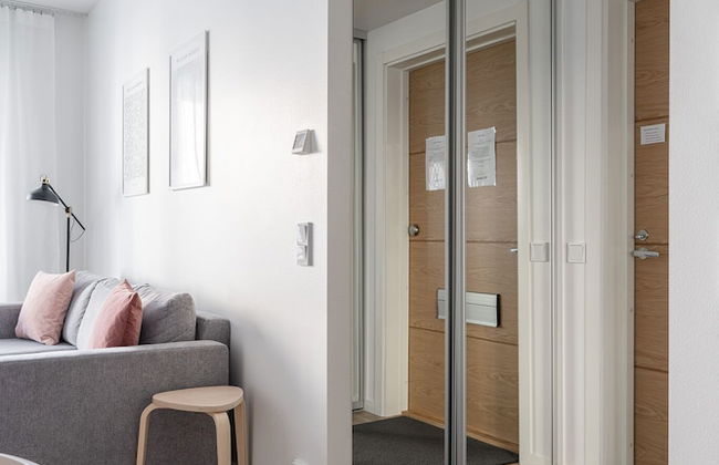 Stylish New 1BR Home with Sauna, Hosts 4 Guests - Foto 13