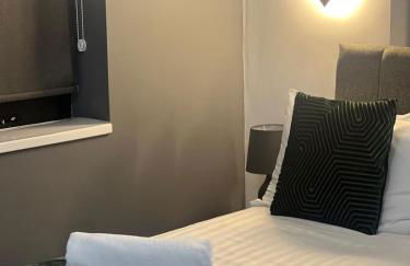 Modern Serviced Studio - Affordable Luxury with Free WIFI Free Parking Flat Screen Smart TV - Foto 13