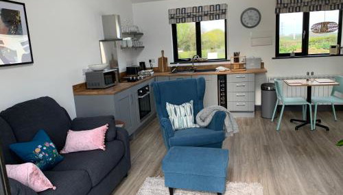 The Old Egg Shed - Photo 5