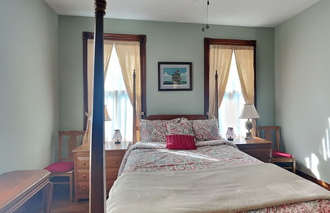 Historic Elegance - Photo 3