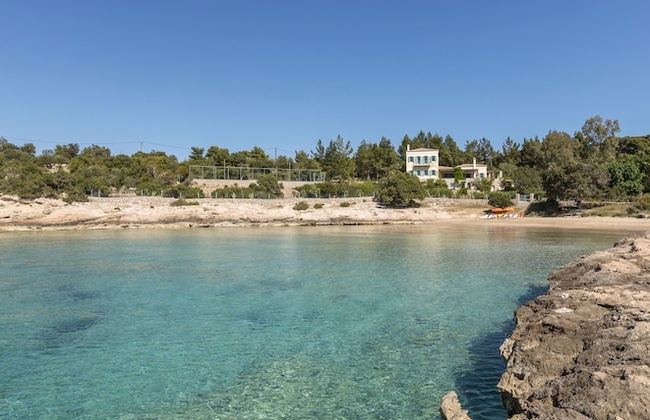 Electra Beachfront Villa - Photo 57