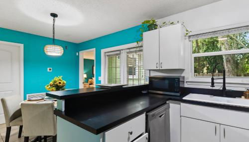 Peaceful Beach Retreat - Nature & Ocean Nearby - Photo 3