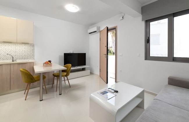 Rhodes Luxury Apartments - Photo 9