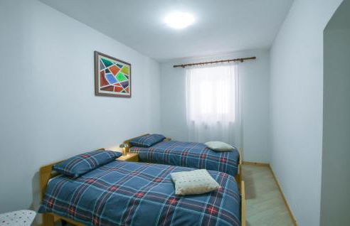 2 Bedroom Lovely Apartment In Frazione Zortea - Foto 13