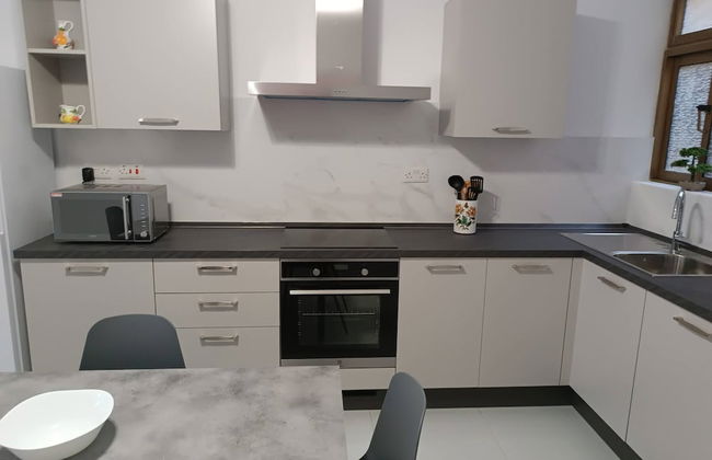 Seaside Stylish and Spacious 2-bedroom Apartment - Foto 25