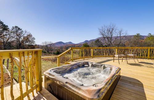 Glamping with Mountain Views! Newport Yurt Retreat! - Foto 1