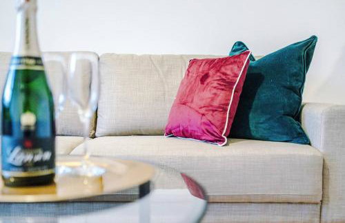 Comfy 3-BR Wirral Home | Free Parking & Wi-Fi - Foto 59