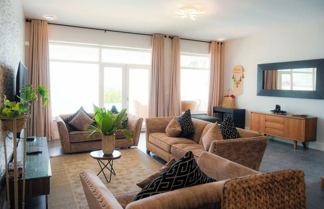 DT Beachfront Villas - Photo 2