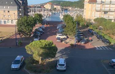 Duplex 2 pièces Port Cabourg - 2 à 4 personnes - Terrasse - Vue Port - Proche Plage - Foto 3