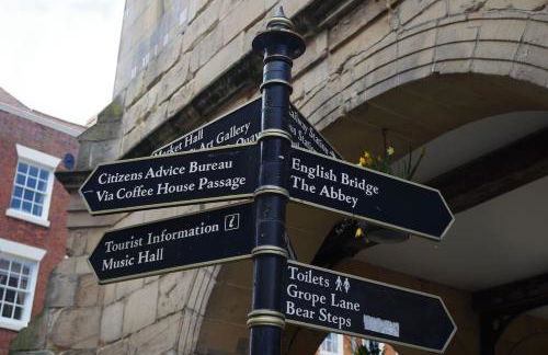 Chandeliers 6 - Photo 36