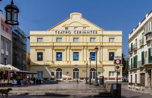Two Bedroom Apartment in Málaga Center with Views - Photo 12