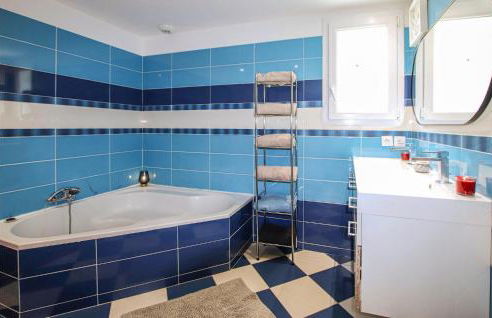 Nice Home In Suze-La-Rousse With Wifi - Foto 39