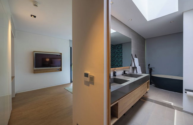 Sailing Pool Villas & Resort Phu Quoc - Photo 25