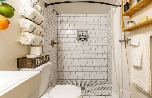 2BR Apt with BBQ & Parking Spring Fling Stay - Foto 38