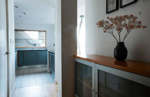 Chic 2BR City Centre Balcony Near Victoria St - Foto 26