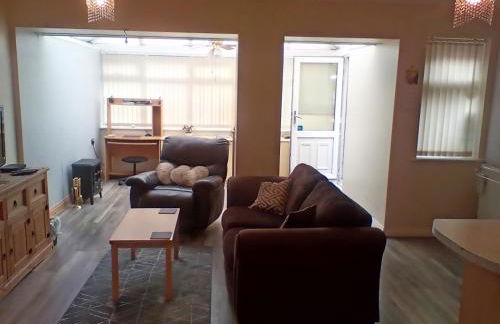 The Annex - Guest Gardens - Photo 1