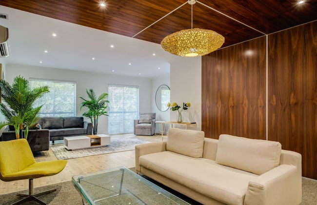 Contemporary Apartment Close to the Radisson Majolica - Photo 18