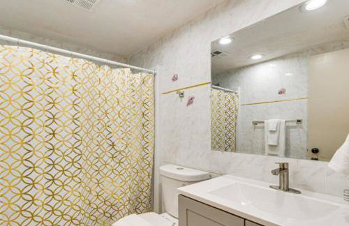 Home With Heated Pool Near Beaches - Foto 32