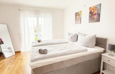 Luxuriöse Ferienvilla mit Garten, Gaming Zone & Netflix - Foto 21