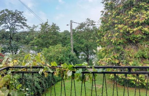 3 Bedroom Gorgeous Apartment In Confolens - Foto 10