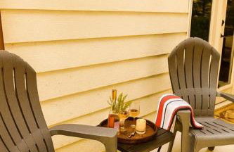 Waterfront Retreat with Spectacular Interior, Jacuzzi and Game Room in NC - Foto 47