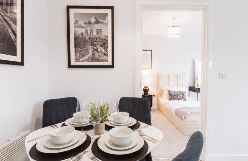 Stylish new-build, free parking, 20-minute walk to city centre - Photo 25