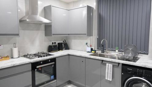 Modern House - 3 Bedrooms - 1 Bath - ManCity - Foto 3