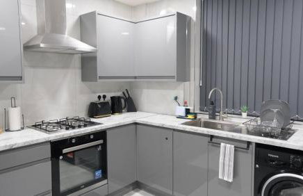 Modern House - 3 Bedrooms - 1 Bath - ManCity - Foto 3