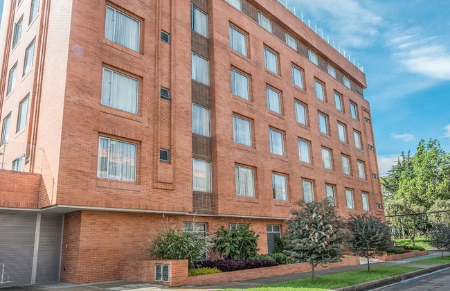 Hotel Plaza Suites - Photo 1