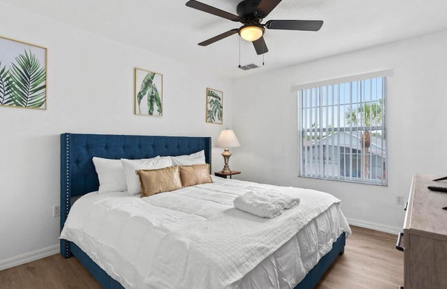 Amazing 3BR 2BA Townhome With Lake View at Terra Verde! - Foto 12