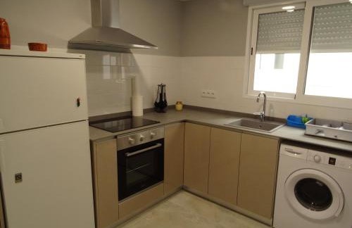 APARTAMENTOS EL SOL a 20 metros del mar. - Foto 13