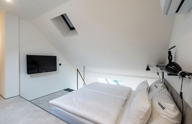 HONEST Karlín - Foto 30