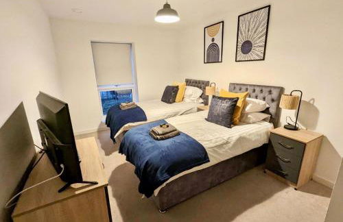 Spacious 2 bed ground floor apartment, Free parking, close to Historic dockyard & Gunwharf Quays - Foto 10