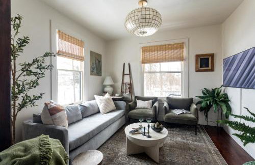 Designer Home, Hot Tub, Private Yard, & Projector - Foto 5