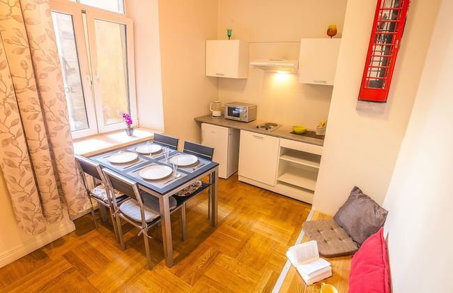 Mosaic Center Apartments - Photo 29