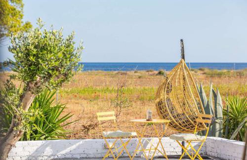 Unique Beachfront Cottage House - Private Garden - Foto 45
