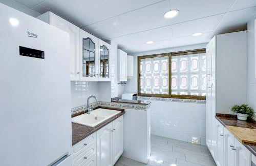 NUEVO, a 70 metros de la playa y con vistas al mar - Foto 21