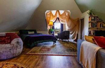 Centrally Located With Lake Views - Photo 10