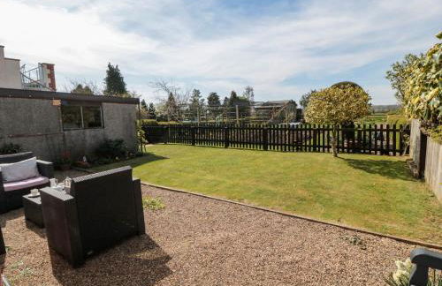 Field Cottage - Photo 23