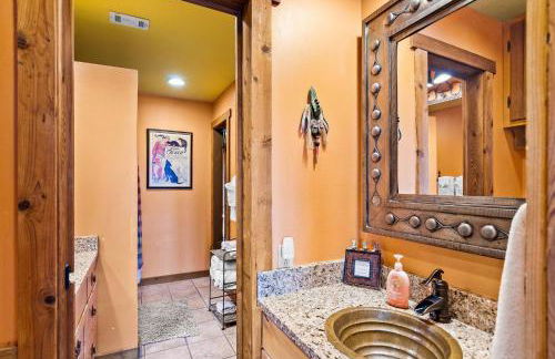 Legendary 3 Bedroom Estate with Pool & Hot Tub! - Foto 28