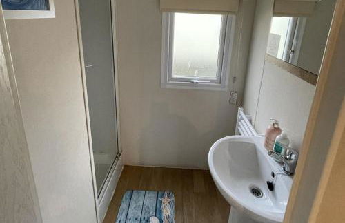 Caravan - Sleeps 10 - Pet Friendly - Parking - Foto 7