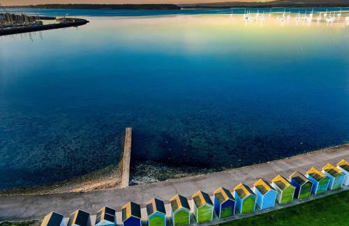 Quayside Home with Seperate Bar and optional access to Beach Hut - Foto 53