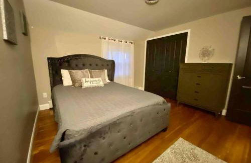 [4-BR/Sleeps 12] Family & Friends Home in Indiana - Foto 58