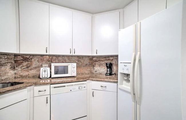 Ft Lauderdale Oceanfront Resort Condo W/ Views! 1 Bedroom Apts by RedAwning - Foto 9