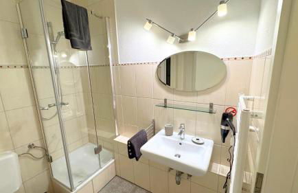 Modern, quiet apartment right by S-Bahn - close to Munich & airport - Foto 15