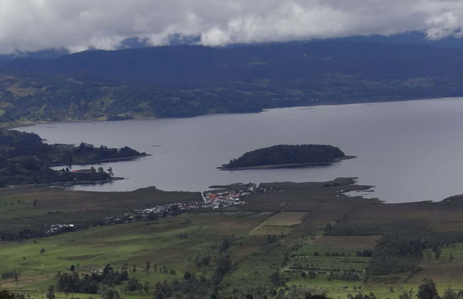 Excursión a la laguna de la Cocha e isla La Corota - Foto 1