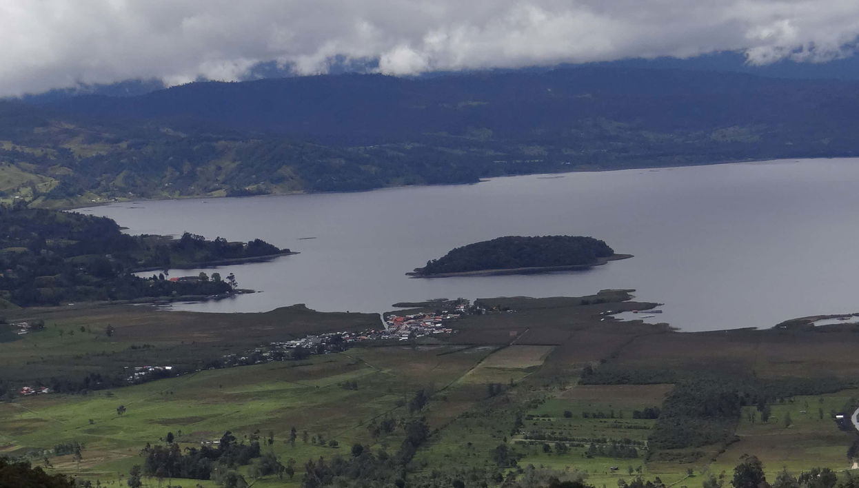 Excursión a la laguna de la Cocha e isla La Corota