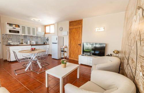 Golden Sunny View Apartment - Photo 12