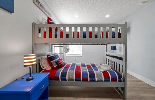 Walkin' on Sunshine - 5 bed pool home in Terra Verde Resort near Disney - Foto 73